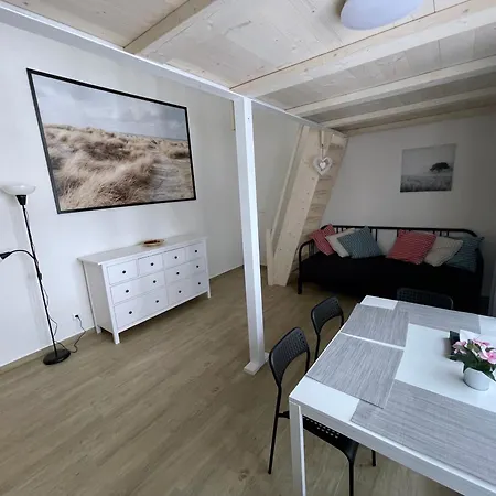 Apartamento Comfortable Under The St. Barbara's Cathedral *