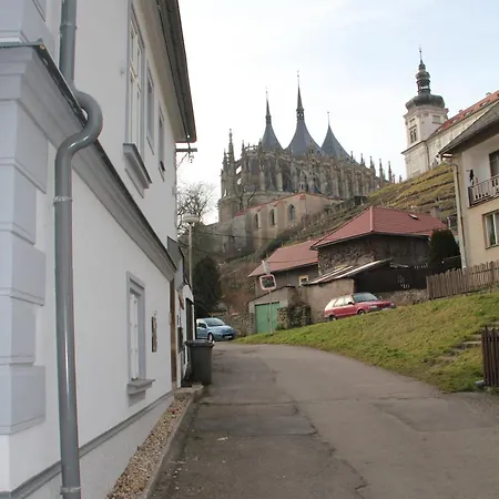 Comfortable Under The St. Barbara's Cathedral Kutná Hora