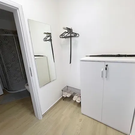 Comfortable Under The St. Barbara's Cathedral Kutna Hora