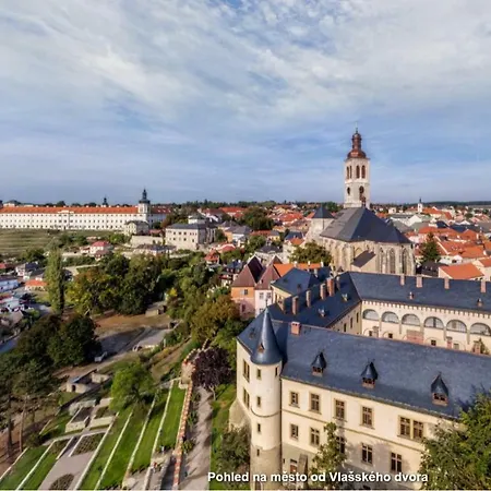 Comfortable Under The St. Barbara's Cathedral Kutna Hora