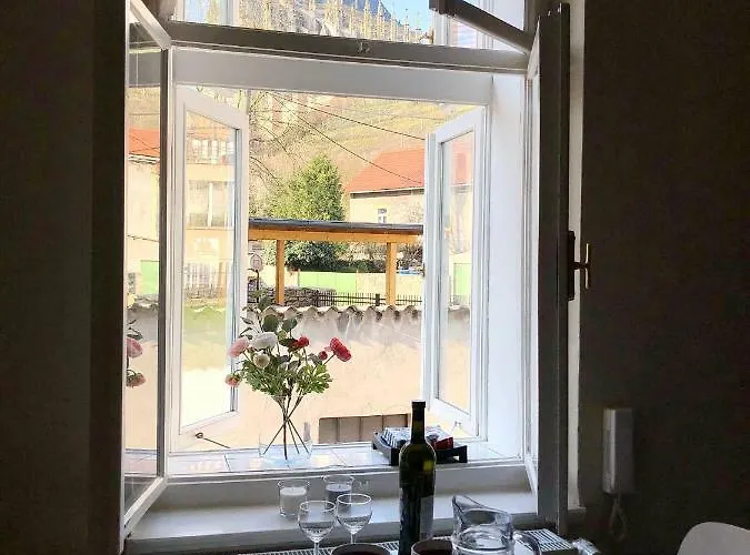 Comfortable Under The St. Barbara's Cathedral Apartman *